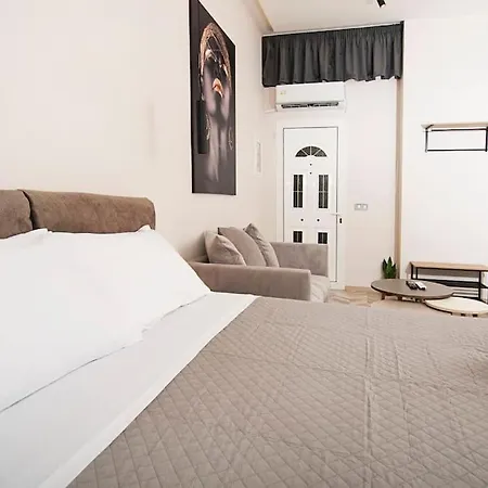Joy'S Modern-Chic Home Kalamáta Buitenkant foto
