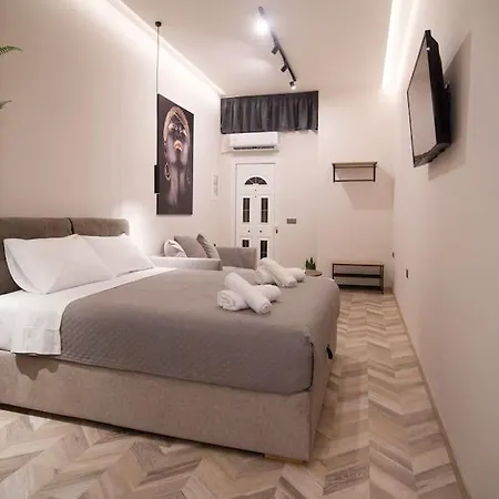 Joy'S Modern-Chic Home Kalamáta Buitenkant foto