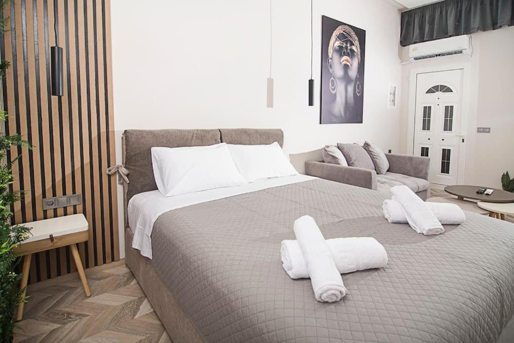 Apartment Joy's Modern-chic Kalamata