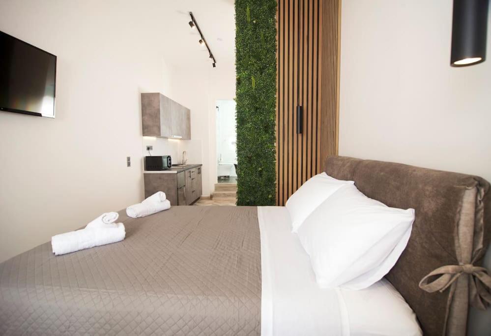 Apartment Joy's Modern-chic Kalamata