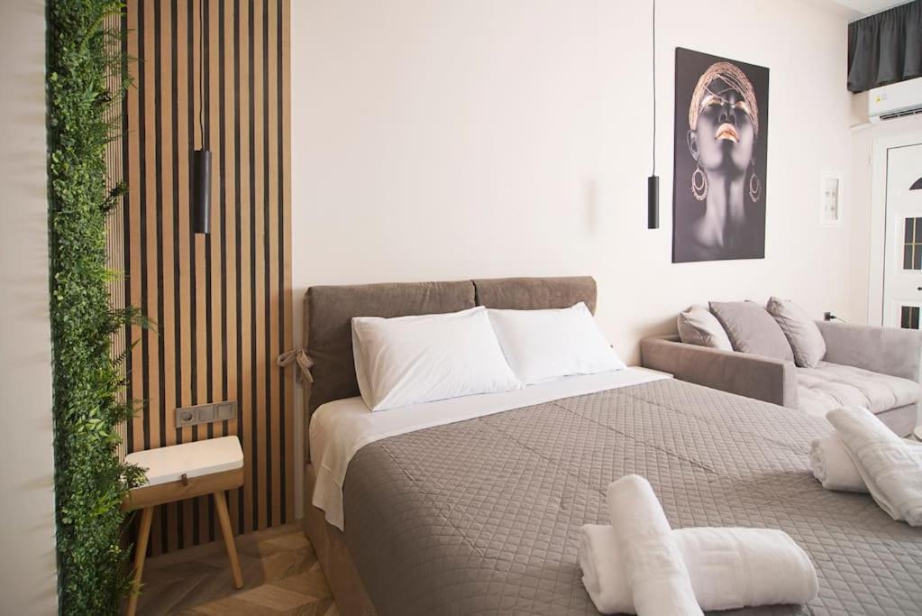 Apartment Joy's Modern-chic Kalamata